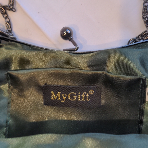 Green Dress Clutch with 2 strap lengths - Picture 6 of 6